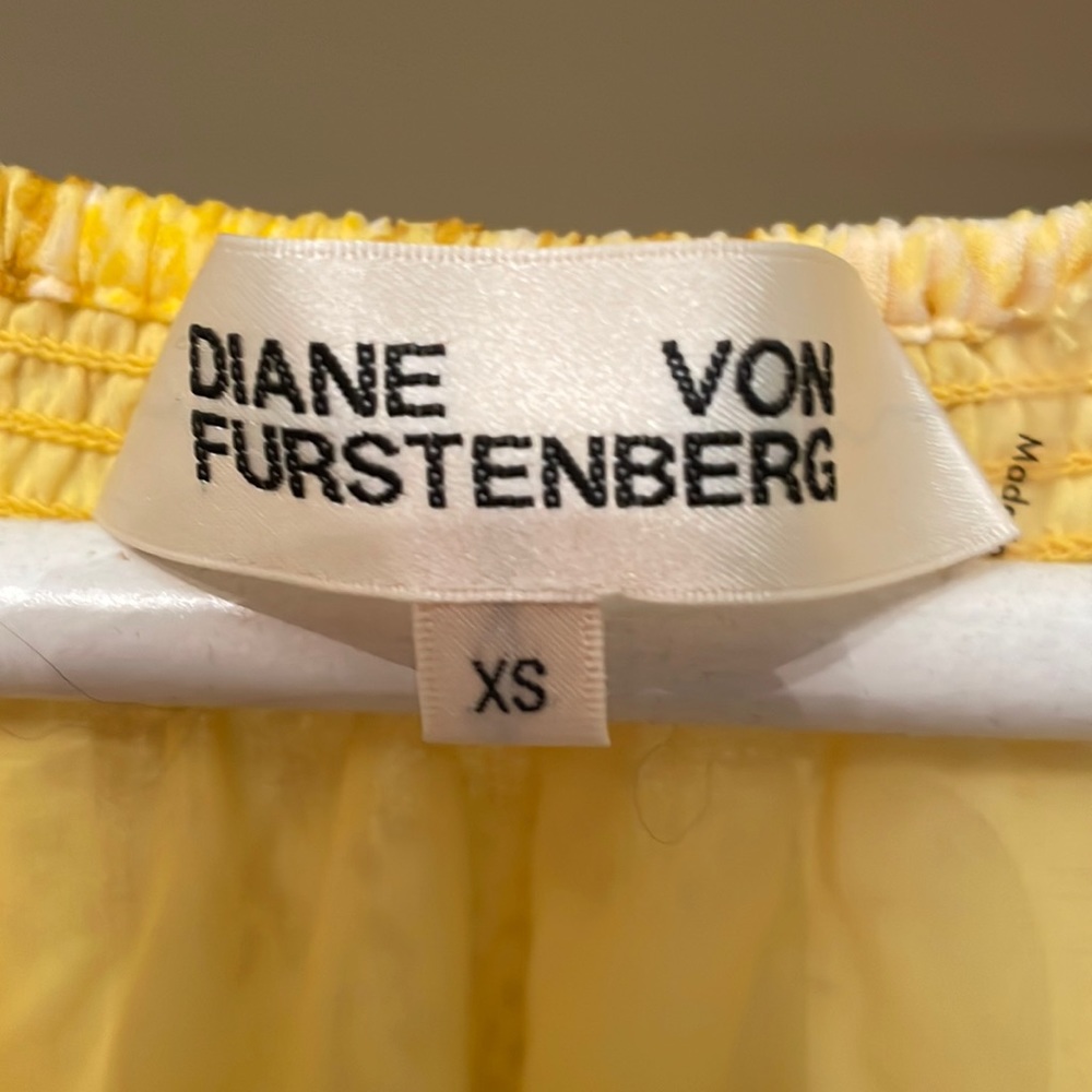 Diane con furstenburg size XS yellow snakeskin dress